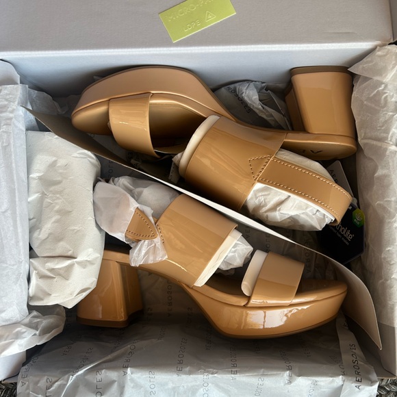 New In Box- Aerosoles Women’s Camera Platform Sandal - Size 6.5 (Beige Bisque) - Picture 5 of 10